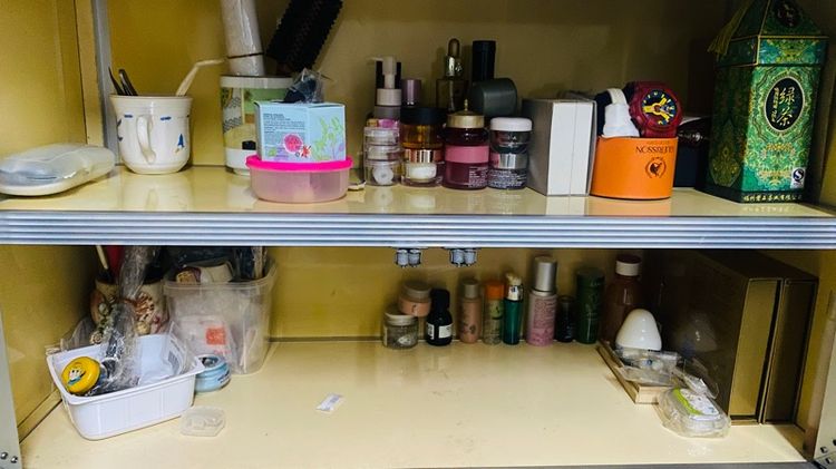 ตู้โชว์ไม้สแตนเลสสภาพดี แข็งแรง  รูปที่ 3