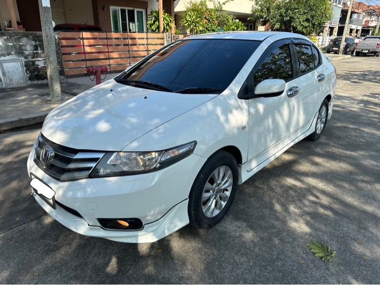 Honda City 2013 1.5 V i-VTEC Sedan เบนซิน เกียร์อัตโนมัติ ขาว