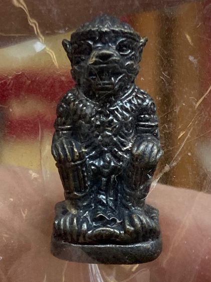 ราคา 250 บาท หนุมาน หลวงพ่อเพี้ยน วัดเกริ่นกฐิน ลพบุรี พ.ศ.๒๕๕๔ ซองเดิม สวยครับ