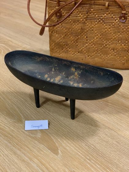 Vintage Japanese Ikebana Vase Cast Iron Tripod Boat  แจกันเหล็กญี่ปุ่นวินเทจหายากสุดๆ รูปที่ 3