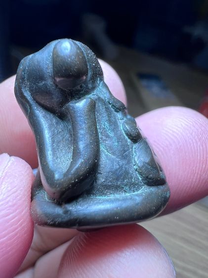 พระปิดตาเนื้อแร่ศิลปะนครศรีธรรมราช รูปที่ 3