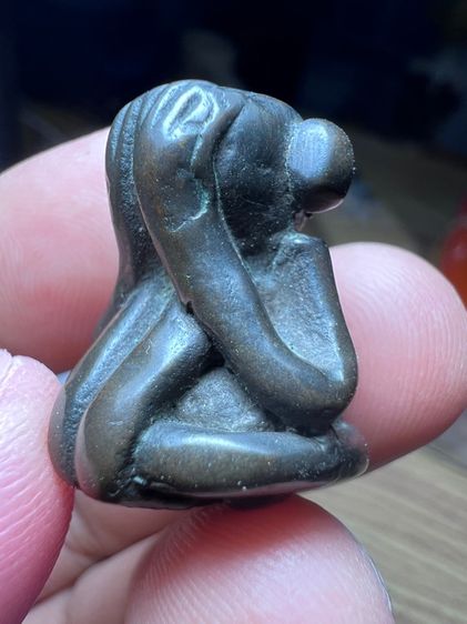 พระปิดตาเนื้อแร่ศิลปะนครศรีธรรมราช รูปที่ 2