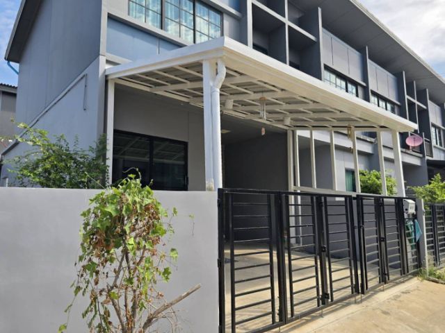 Sansiri 2018 มีบางส่วน ไม่ใช่ เจ้าของขายเอง ขายด่วน ทาวน์โฮม 2 ชั้นหลังมุม สิริเพลสรังสิต  รูปที่ 2