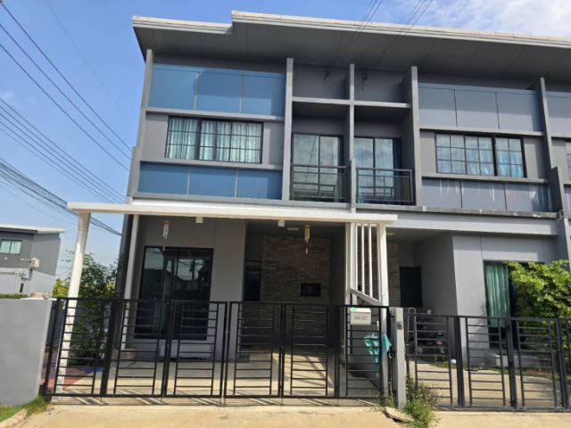 เจ้าของขายเอง ขายด่วน ทาวน์โฮม 2 ชั้นหลังมุม สิริเพลสรังสิต 