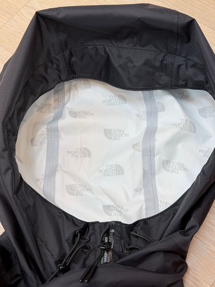 The. North Face Rain Jacket Size L รูปที่ 8