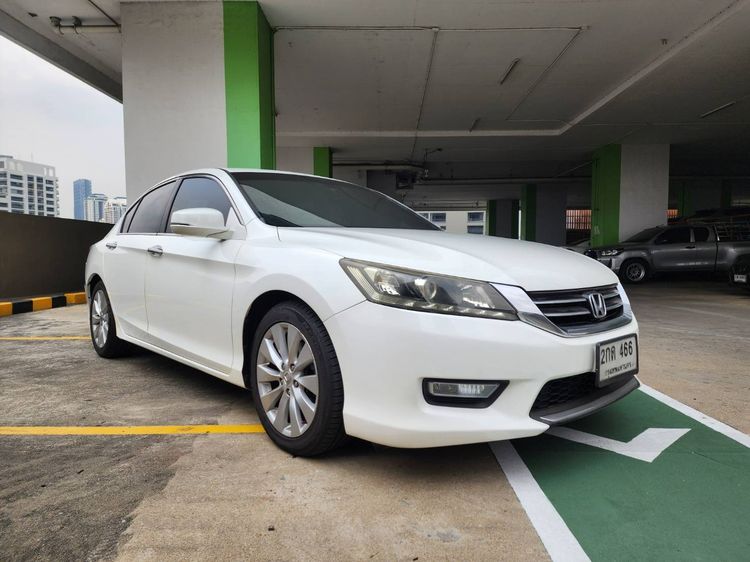 รถ Honda Accord 2.0 EL i-VTEC สี ขาว