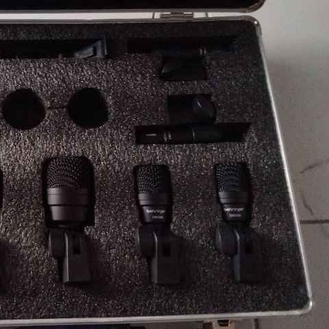 ขายชุดไมโครโฟนสำหรับจ่อกลองชุดยี่ห้อ Behringer รุ่น BC1200 ซึ่งมาพร้อมกระเป๋าสำหรับพกพา  รูปที่ 3