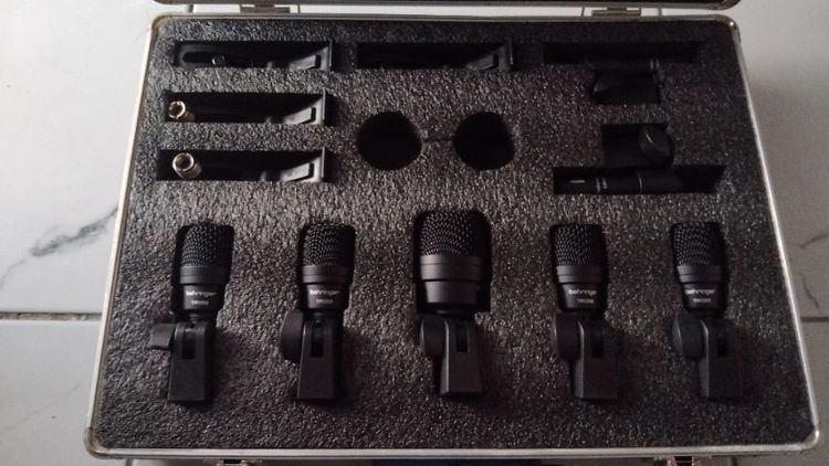 ขายชุดไมโครโฟนสำหรับจ่อกลองชุดยี่ห้อ Behringer รุ่น BC1200 ซึ่งมาพร้อมกระเป๋าสำหรับพกพา  รูปที่ 2