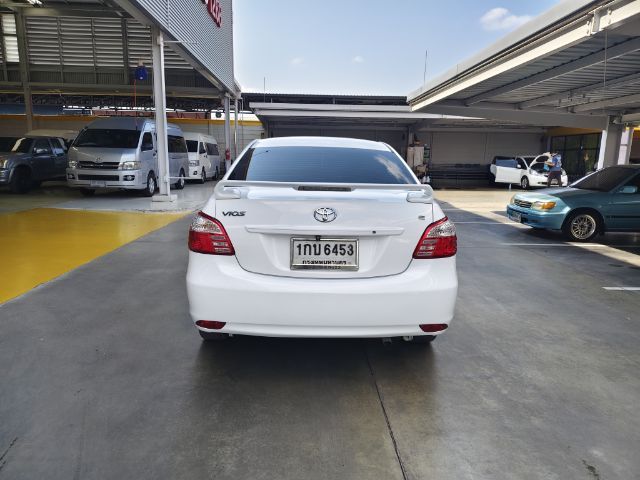 Toyota Vios 2012 1.5 E Sedan เบนซิน LPG เกียร์อัตโนมัติ ขาว รูปที่ 4
