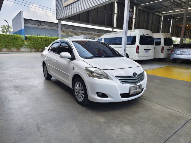 Toyota Vios 2012 1.5 E Sedan เบนซิน LPG เกียร์อัตโนมัติ ขาว รูปที่ 2