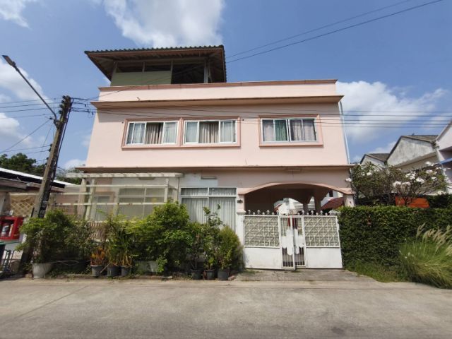 บ้านพร้อมตึก วัดไร่ขิง