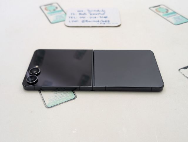 ขาย เทิร์น Samsung Galaxy Z Flip 7 สี Black 256 GB ศูนย์ไทย สภาพสวย อุปกรณ์ครบยกกล่อง ประกันยาว เพียง 18,590 บาท เท่านั้น ครับ รูปที่ 6