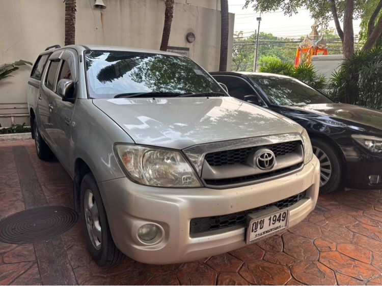 Toyota Hilux Vigo 2010 2.7 E Pickup เบนซิน ไม่ติดแก๊ส เกียร์ธรรมดา บรอนซ์เงิน