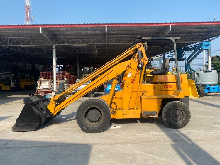 รถตักล้อยาง TCM  รุ่น SD25  แขนยกสูง 4.4 เมตร รถเก่านอกนำเข้า รูปที่ 3