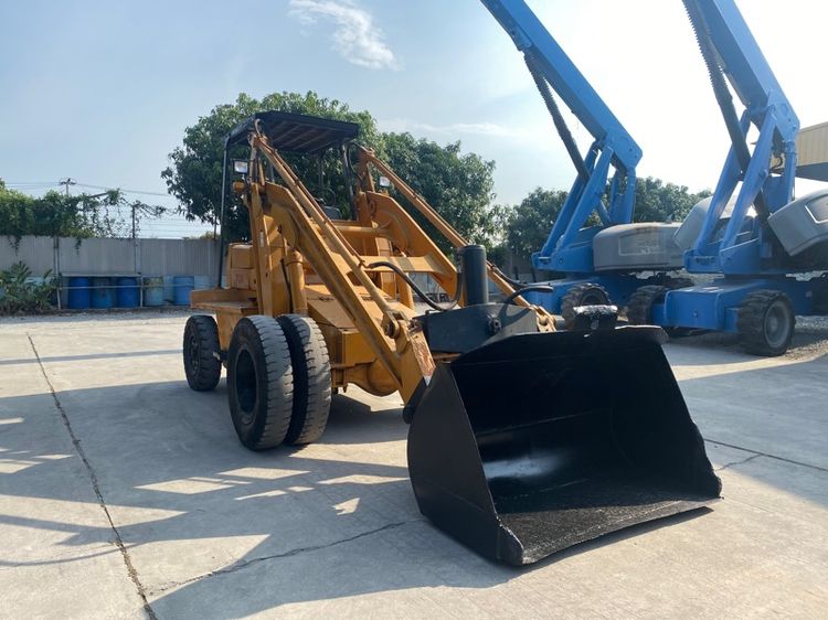 รถตักล้อยาง TCM  รุ่น SD25  แขนยกสูง 4.4 เมตร รถเก่านอกนำเข้า รูปที่ 6