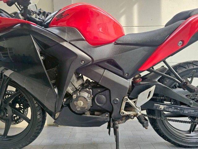 ขาย 18,500.- รถอยู่ตัวเมืองระยอง
HONDA CBR 150 R ซีบีอา สีแดง-ดำ สภาพสวยพร้อมใช้งาน ประหยัดน้ำมัน รถสวย เครื่องเดิมเดิมทั้งคัน รถมือเดียว รถวิ้งน้อย ดูแลรักษาอย่างดี เอกสาร ทะเบียน ครบ ภาษีเต็ม รถเจ้าของขายเอง รถจอดในร่มตลอด สนใจโทร เจ้าของใจดี ครับ รูปที่ 6