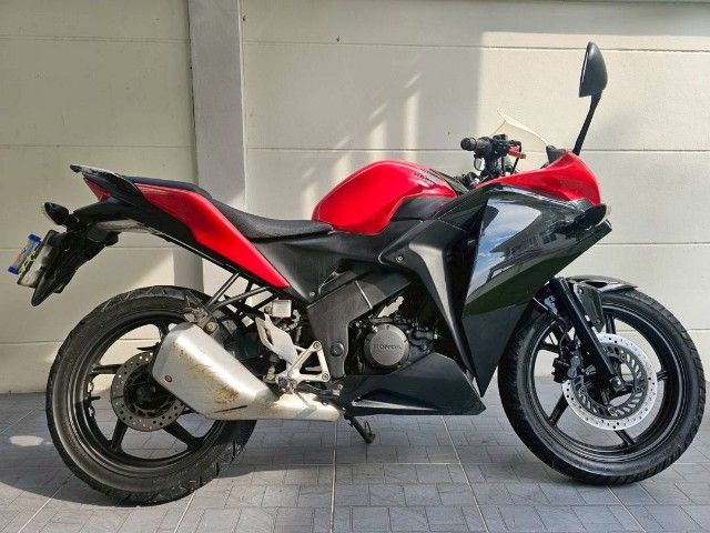 ขาย 18,500.- รถอยู่ตัวเมืองระยอง
HONDA CBR 150 R ซีบีอา สีแดง-ดำ สภาพสวยพร้อมใช้งาน ประหยัดน้ำมัน รถสวย เครื่องเดิมเดิมทั้งคัน รถมือเดียว รถวิ้งน้อย ดูแลรักษาอย่างดี เอกสาร ทะเบียน ครบ ภาษีเต็ม รถเจ้าของขายเอง รถจอดในร่มตลอด สนใจโทร เจ้าของใจดี ครับ รูปที่ 4