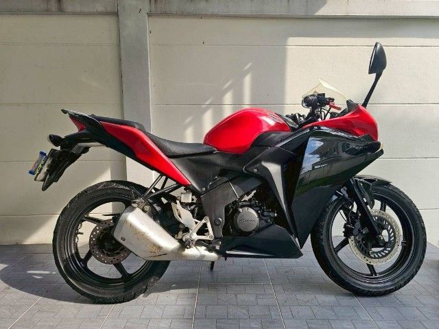 ขาย 18,500.- รถอยู่ตัวเมืองระยอง
HONDA CBR 150 R ซีบีอา สีแดง-ดำ สภาพสวยพร้อมใช้งาน ประหยัดน้ำมัน รถสวย เครื่องเดิมเดิมทั้งคัน รถมือเดียว รถวิ้งน้อย ดูแลรักษาอย่างดี เอกสาร ทะเบียน ครบ ภาษีเต็ม รถเจ้าของขายเอง รถจอดในร่มตลอด สนใจโทร เจ้าของใจดี ครับ รูปที่ 13