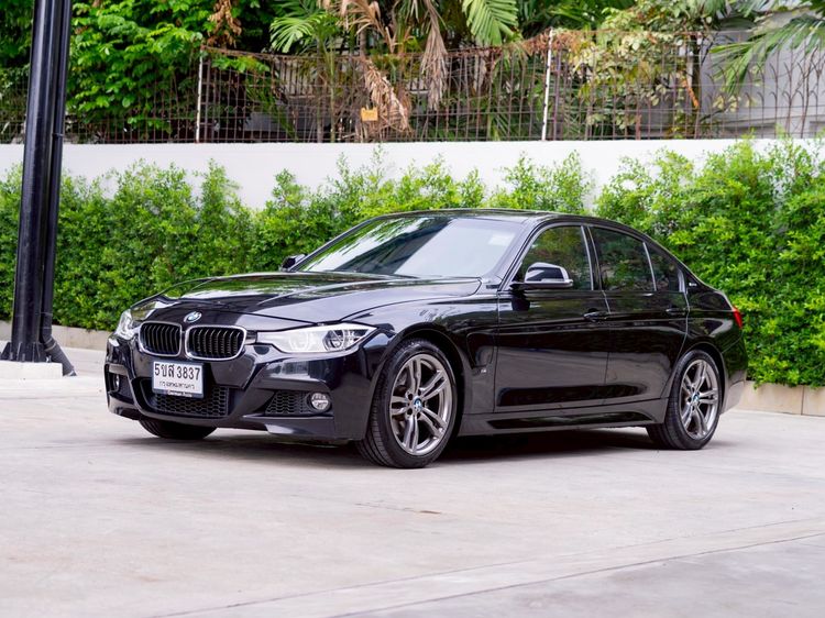 BMW Series 3 2019 330e Sedan ปลั๊กอินไฮบริด (PHEV) ไม่ติดแก๊ส เกียร์อัตโนมัติ ดำ รูปที่ 3