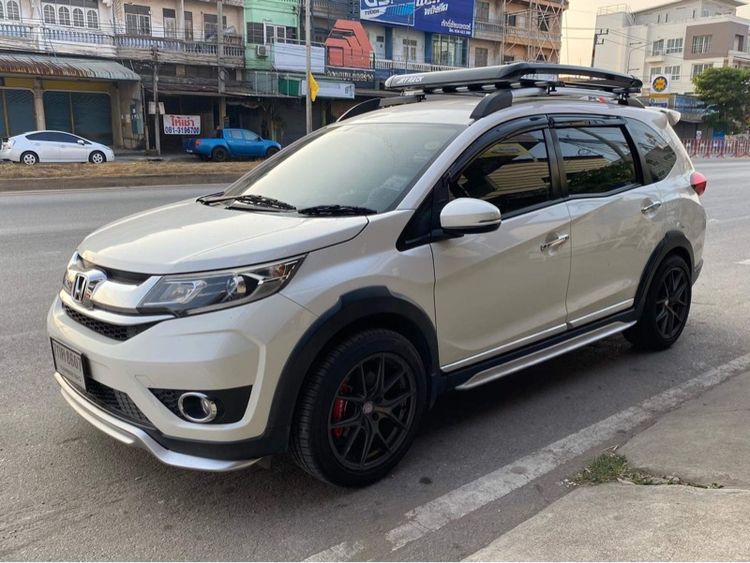รถ Honda BR-V 1.5 E สี ขาว