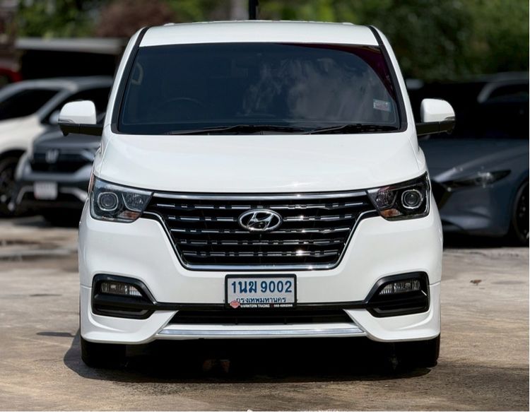 Hyundai H-1  2019 2.5 Deluxe Van ดีเซล ไม่ติดแก๊ส เกียร์อัตโนมัติ ขาว รูปที่ 2