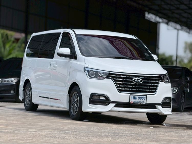 Hyundai H-1  2019 2.5 Deluxe Van ดีเซล ไม่ติดแก๊ส เกียร์อัตโนมัติ ขาว