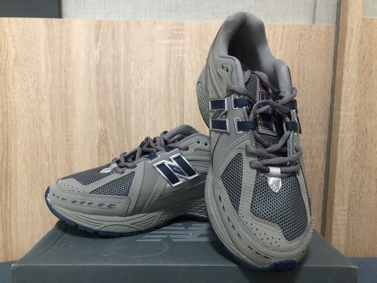 รองเท้า New balance 