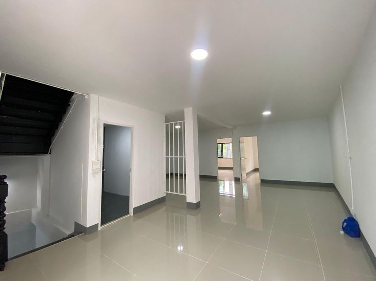 💟 อาคารพาณิชย์ 3 ชั้น เมืองเชียงใหม่ : ปรับปรุงใหม่ 💟 รูปที่ 4