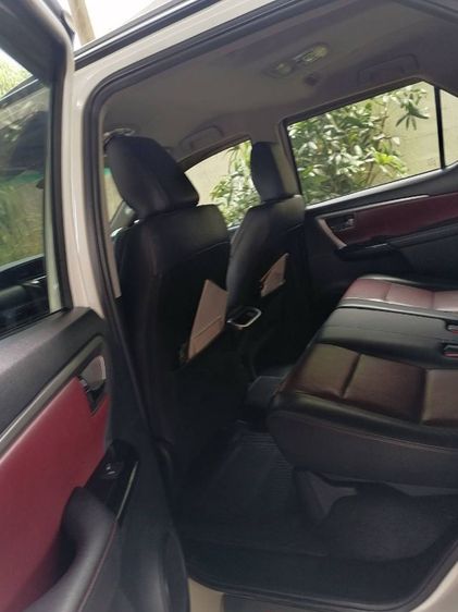 Toyota Fortuner 2017 2.4 V 4WD ดีเซล เกียร์อัตโนมัติ ขาว รูปที่ 3