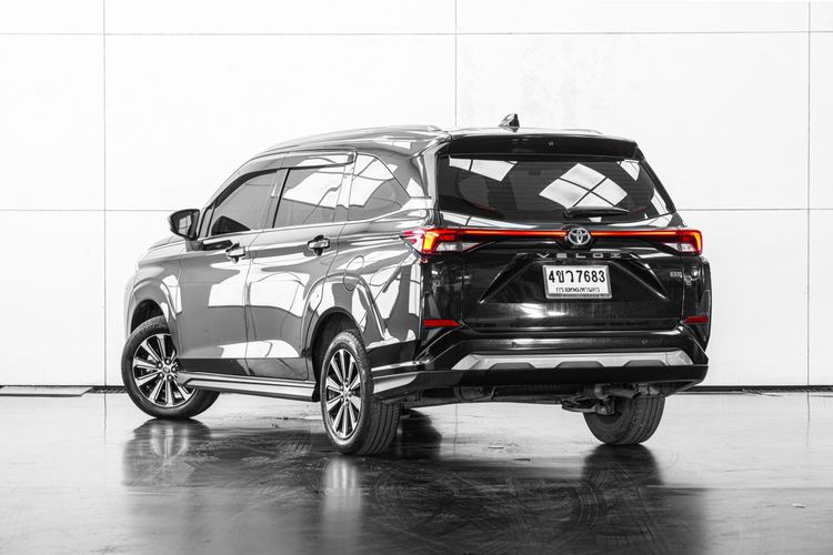 Toyota Veloz 2023 1.5 Smart Sedan เบนซิน ไม่ติดแก๊ส เกียร์อัตโนมัติ ดำ รูปที่ 4