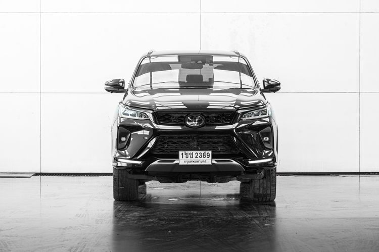 Toyota Fortuner 2021 2.8 Legender Black Top 4WD Utility-car ดีเซล ไม่ติดแก๊ส เกียร์อัตโนมัติ ดำ รูปที่ 3