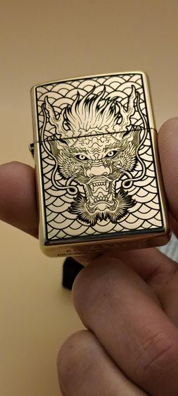 ไฟแช็คซิปโป้สีทอง คัสต้อมลายหัวมังกร รูปที่ 3