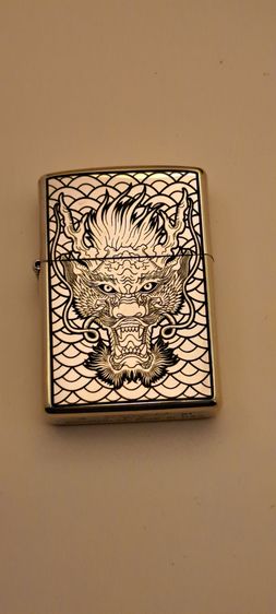 ไฟแช็คซิปโป้สีทอง คัสต้อมลายหัวมังกร รูปที่ 4