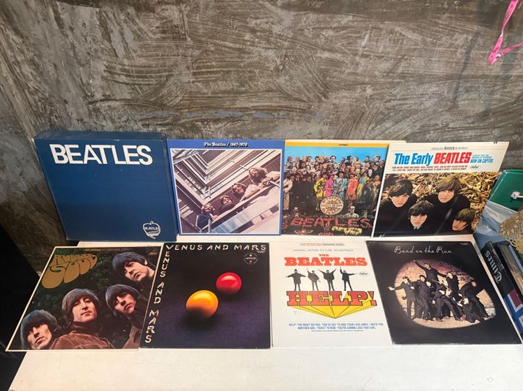 Box Set แผ่นเสียง 12 นิ้ว The Beatles and Wing “Blue Box” – Custom Collector’s Set Limited Curated Collection (1973–1983)