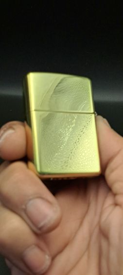 ไฟแช็คซิปโป้ สีทองเงา คัสต้อมแกะลายพระลักษณ์  1ด้าน รูปที่ 7