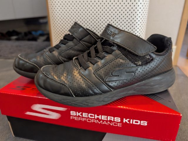 รองเท้านักเรียนสีดำ Skechers Kids 23 ซม รูปที่ 4