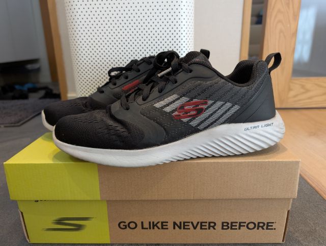 รองเท้าผ้าใบผู้ชาย Skechers รุ่น Ultra Light  รูปที่ 2