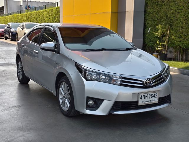 รถ Toyota Altis 1.8 E สี บรอนซ์เงิน
