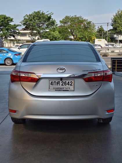 Toyota Altis 2015 1.8 E Sedan เบนซิน ไม่ติดแก๊ส เกียร์อัตโนมัติ บรอนซ์เงิน รูปที่ 4
