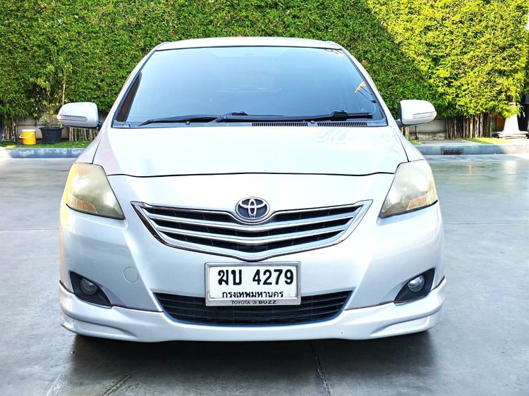 รถ Toyota Vios 1.5 E สี บรอนซ์เงิน