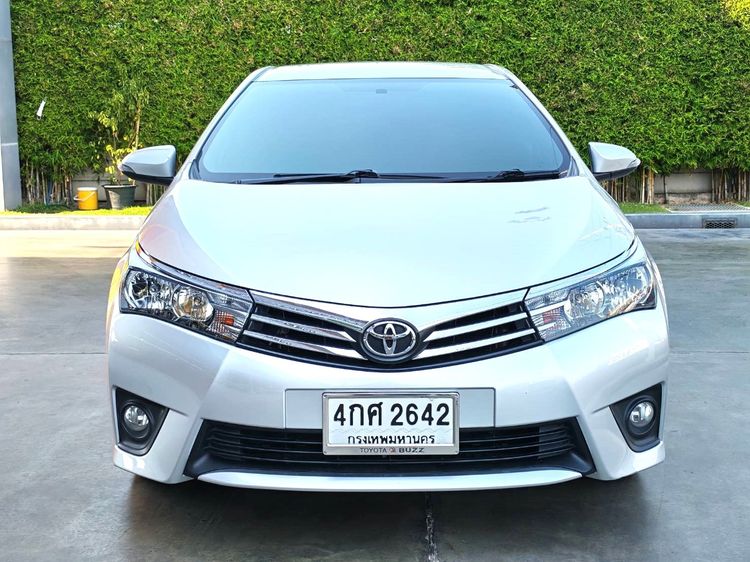 รถ Toyota Altis 1.8 E สี บรอนซ์เงิน