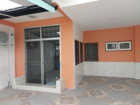 มีบางส่วน ให้เช่า ทาวน์เฮ้าส์ 2 ชั้น ซอยแจ้งวัฒนะ 14 หมู่บ้านพงษ์เพชรเคหะ 1, BTS แจ้งวัฒนะ 14 