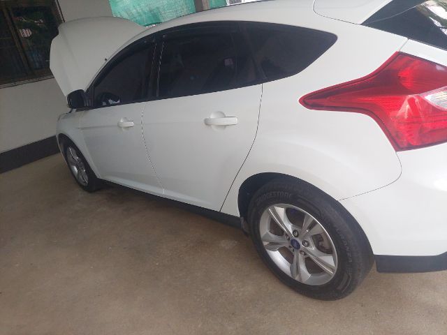 Ford Focus 2013 1.6 Trend Sedan เบนซิน เกียร์อัตโนมัติ ขาว รูปที่ 2