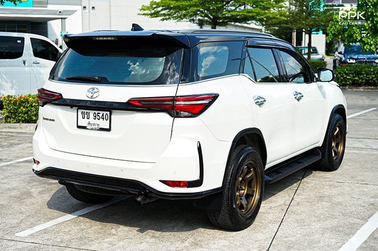 Toyota Fortuner 2021 2.4 Legender Utility-car ดีเซล ไม่ติดแก๊ส เกียร์อัตโนมัติ ขาว รูปที่ 4
