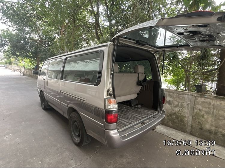 Toyota Hiace 2003 2.5 Van เบนซิน ไม่ติดแก๊ส เกียร์ธรรมดา น้ำตาล รูปที่ 3