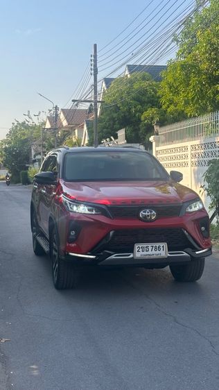Toyota Fortuner 2021 2.8 LEGENDER 2WD AT Utility-car ดีเซล เกียร์อัตโนมัติ แดง รูปที่ 3