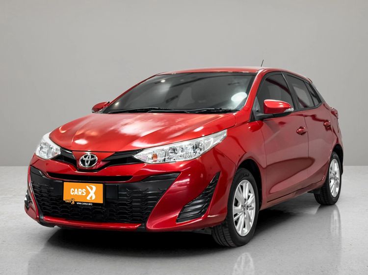 รถ Toyota Yaris 1.2 E สี แดง