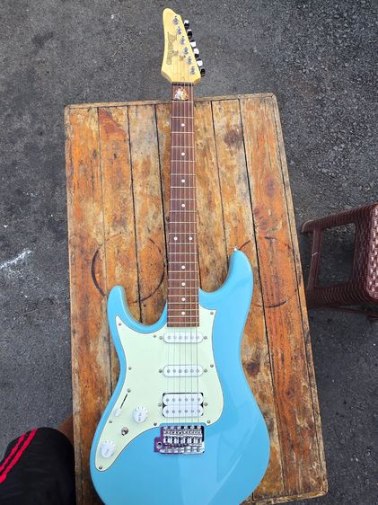 กีต้าไอบาเนทมือซ้าย 