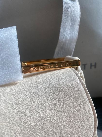 กระเป๋าแท้ charles keith รูปที่ 2