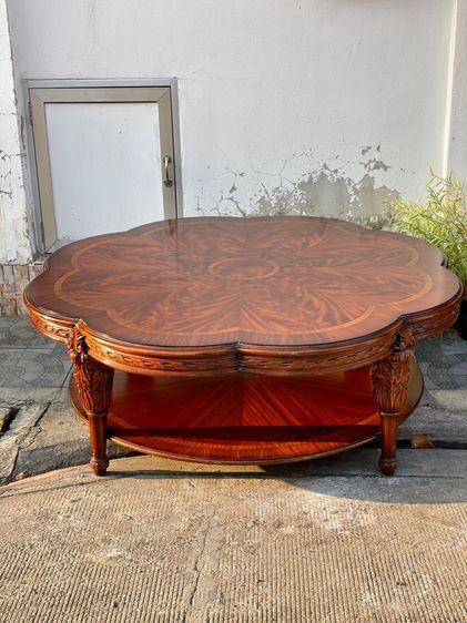 โต๊ะกลางสไตล์หลุยส์ยุโรป